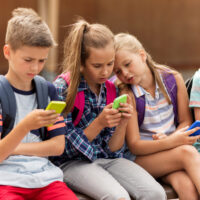Bildschirmzeit: Wie viel ist für Kinder wirklich gesund?